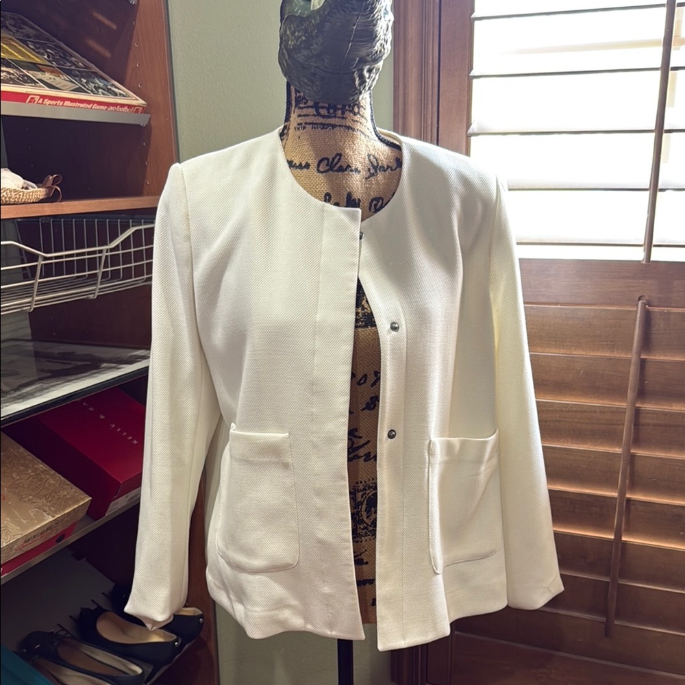 H&M White Tailored Blazer with Textured Fabric
